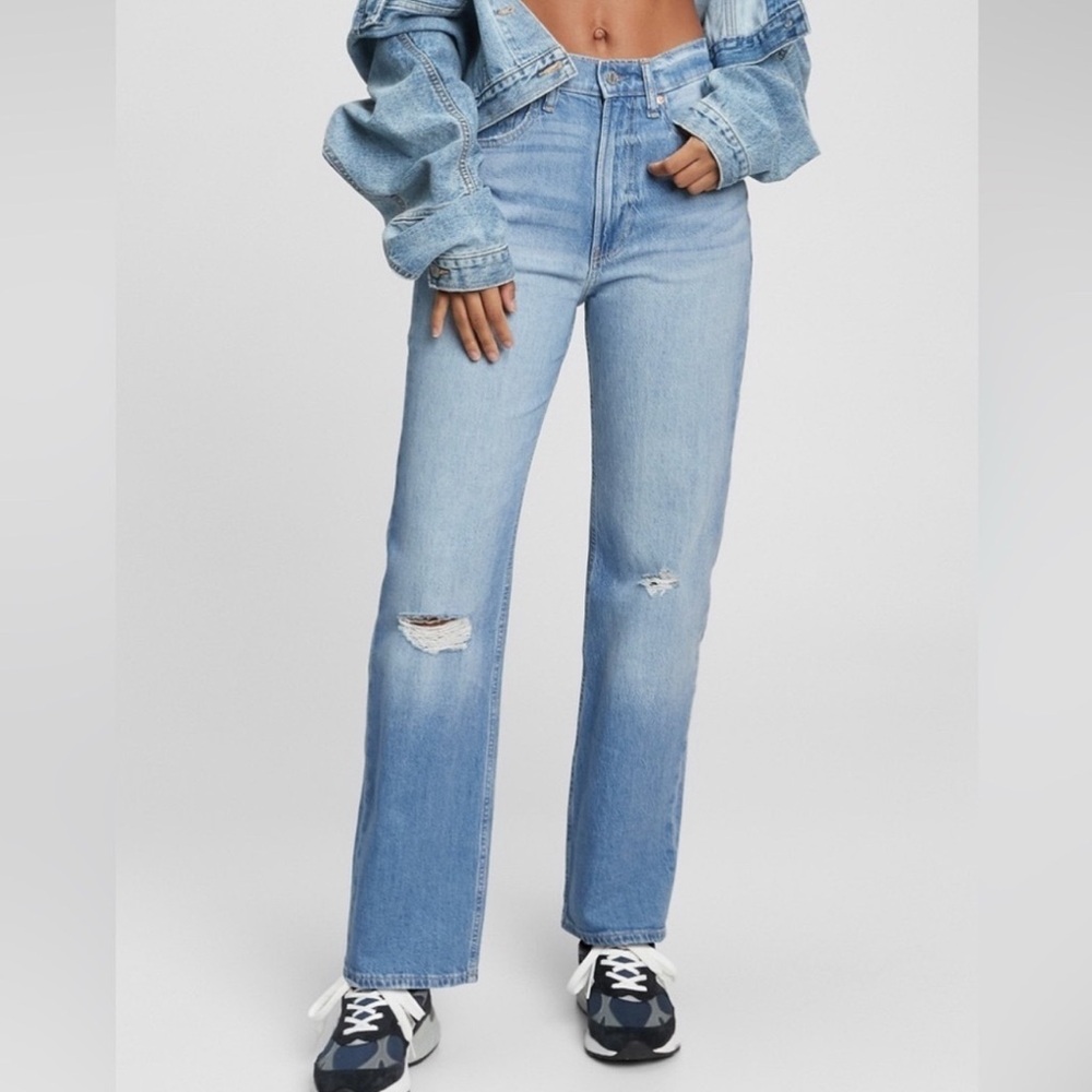 GAP  denim - High Rise ‘90s Loose Jeans
Size 27 - 4 regular 
Great condition